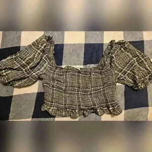 Arizona Juniors Green Plaid Puffy Sleeved Crop Top Size Medium